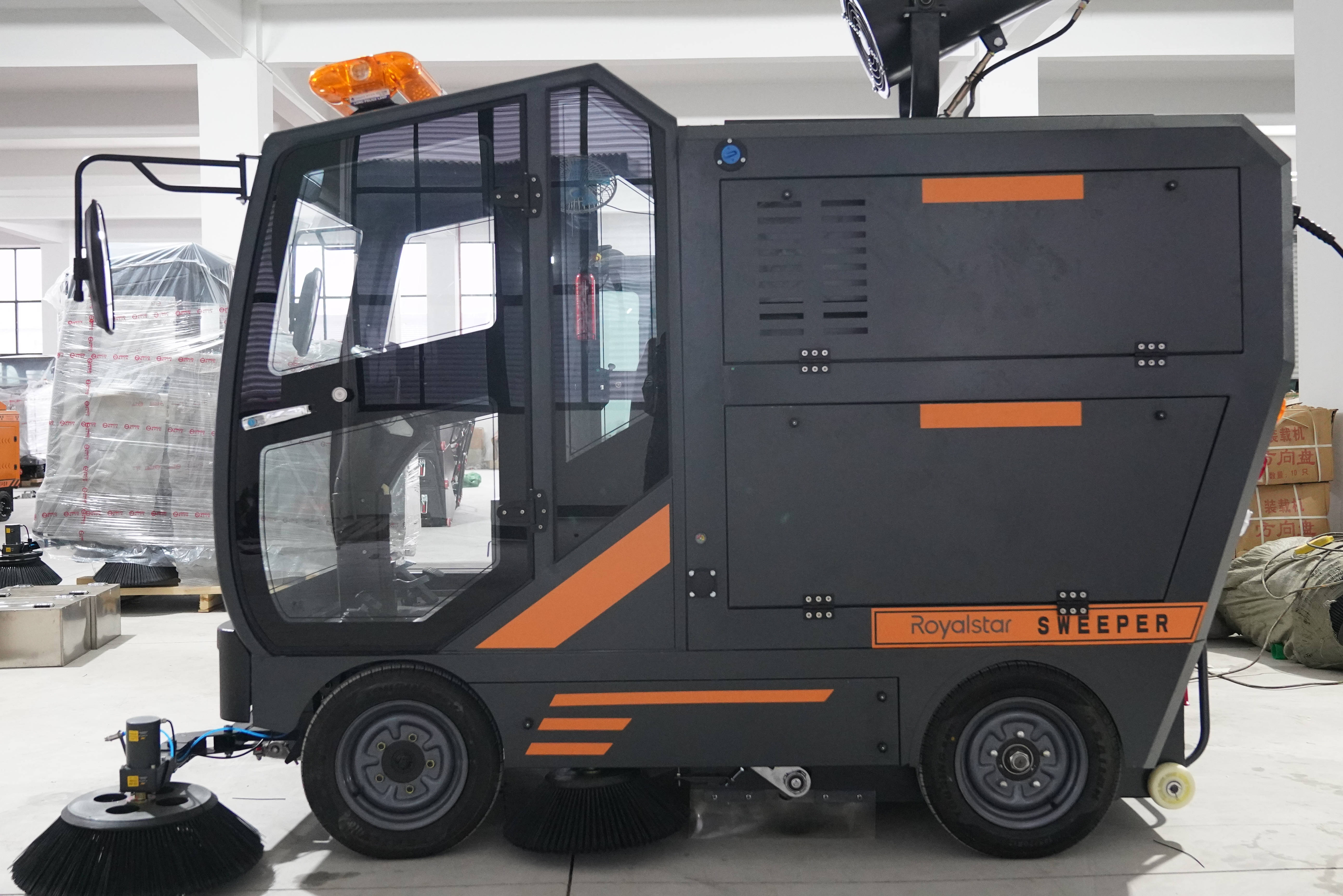 清潔設(shè)備廠家的駕駛式掃地車不降塵噴水怎么辦